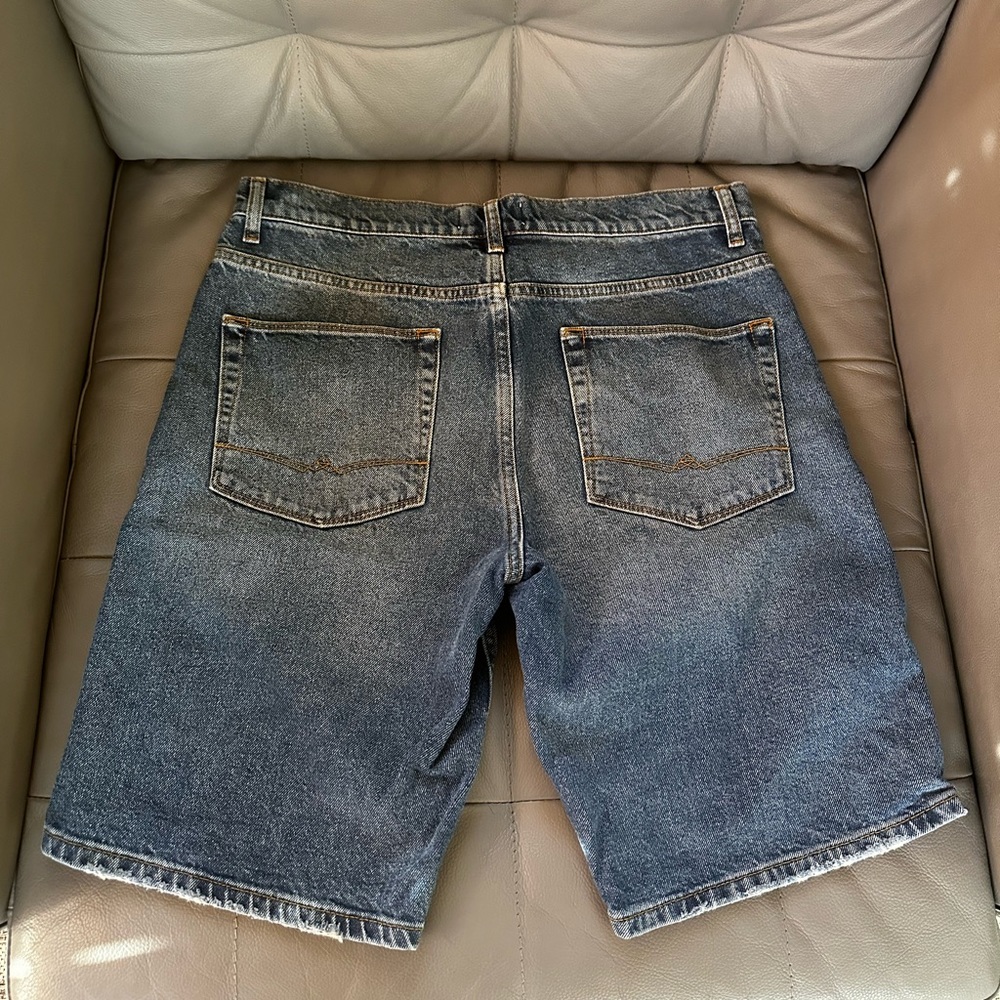 ASOS Design Slim Fit Short Size 32 - Picture 2 of 3
